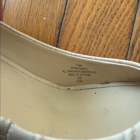 Nine West croc embossed cream Block Heel Pumps 7.5 - Picture 6 of 8